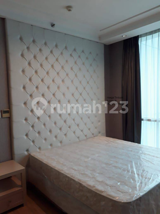 Luxury 3BR Apartment at The Peak Sudirman