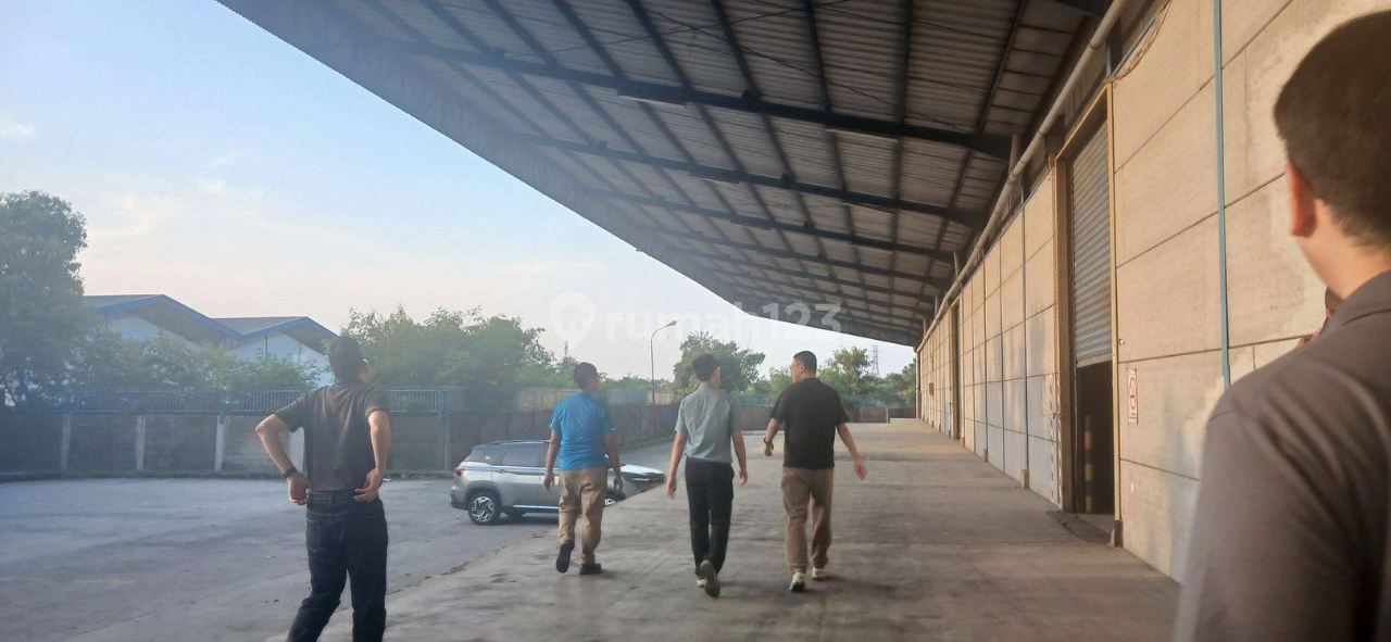 Large 3000m2 Warehouse with Loading Dock in Cikarang