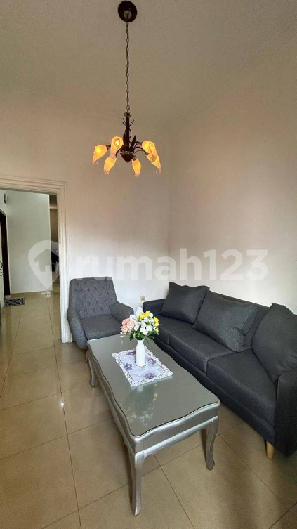 Modern 4-bedroom house with designer interior