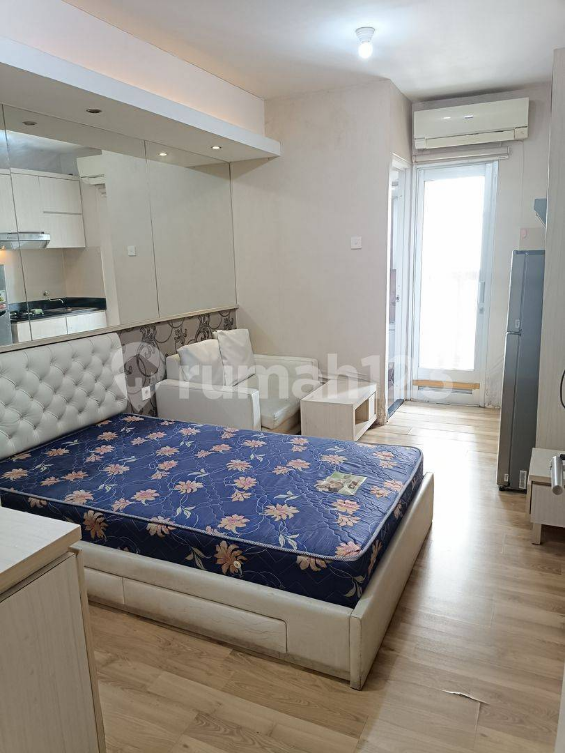Modern Studio Apartment Near Airport with Facilities