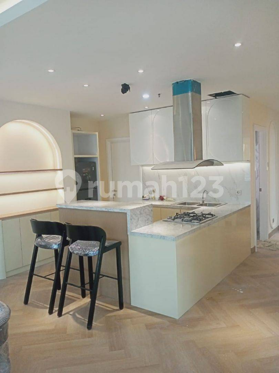 Renovated High-Floor Apartment with Private Lift