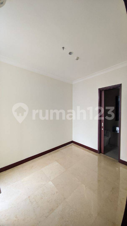 Modern 2BR Apartment with City Views