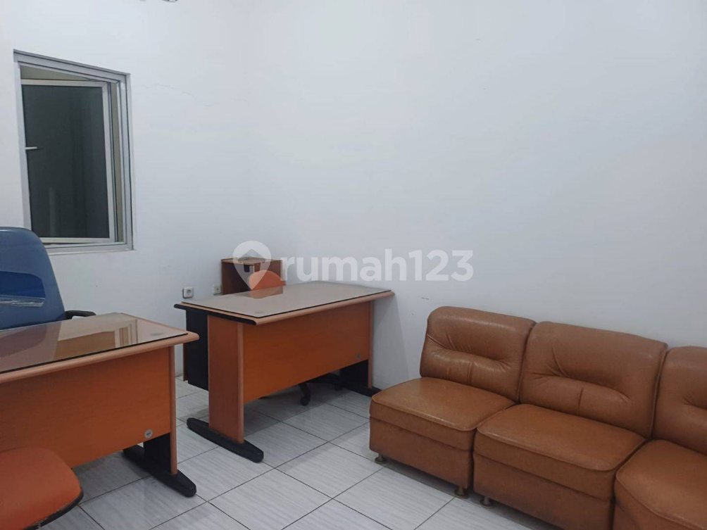 Spacious Kelapa Gading House with 3-Car Carport
