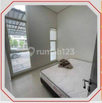 Modern 2-Bedroom House with Carport