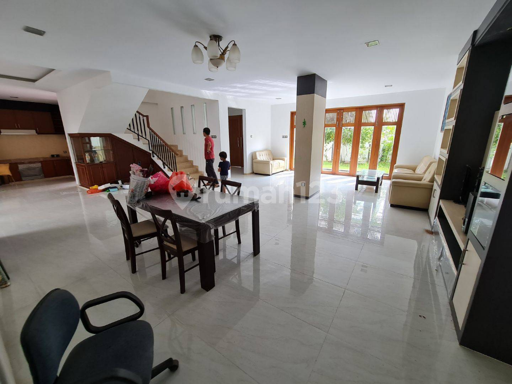 Large Furnished 4-Bedroom House in Sukajadi Batam