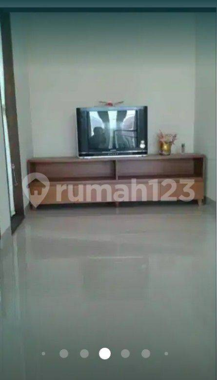 Modern 3-Bedroom House Near Beach with Garden