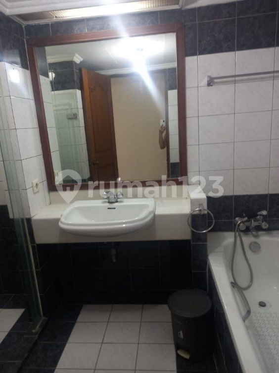 Modern Apartment near Universities with Sports Facilities