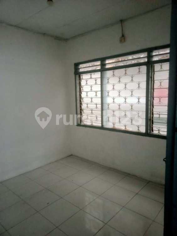 Spacious 3-Bedroom House in Jelambar Area