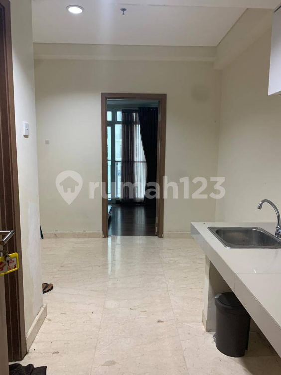 Modern 1-Bedroom Apartment with Pool View