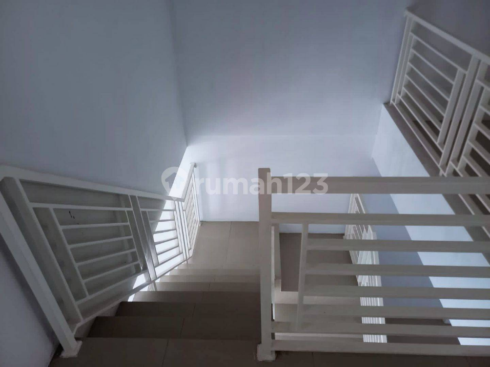 Strategic Location Near Pondok Indah Mall