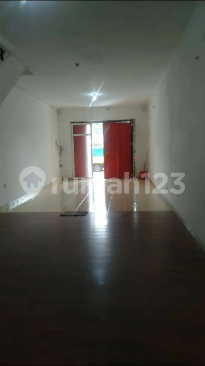 Modern 3-Bedroom Townhouse with 85m² Living Space