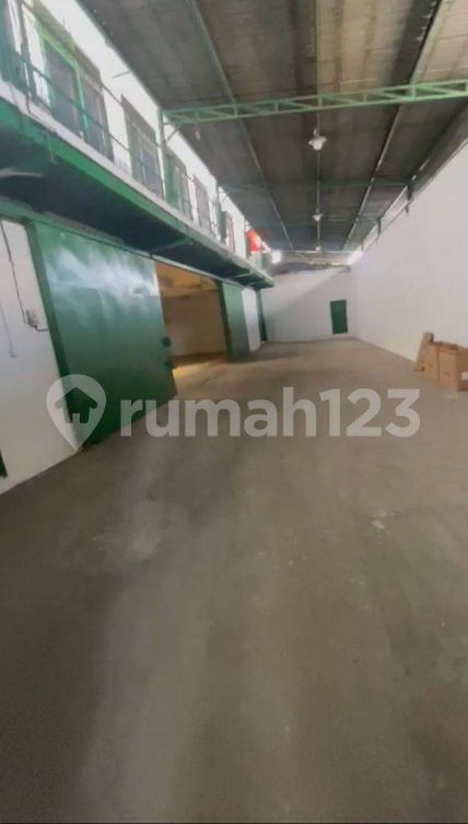 Large Warehouse with Container Access in Kapuk Utara