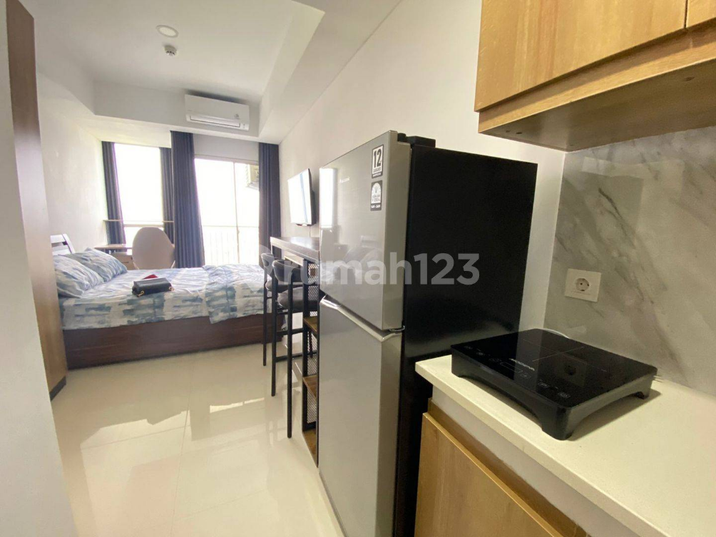 Modern Studio Near Binus Campus with Lake View