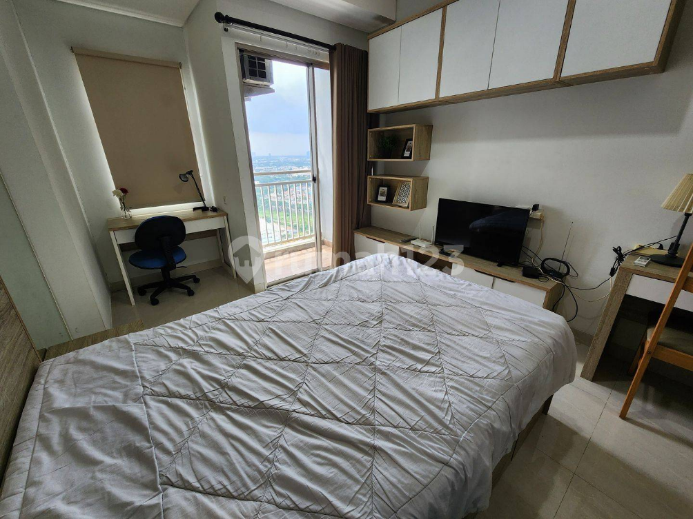 Furnished Studio Apartment with City View Balcony