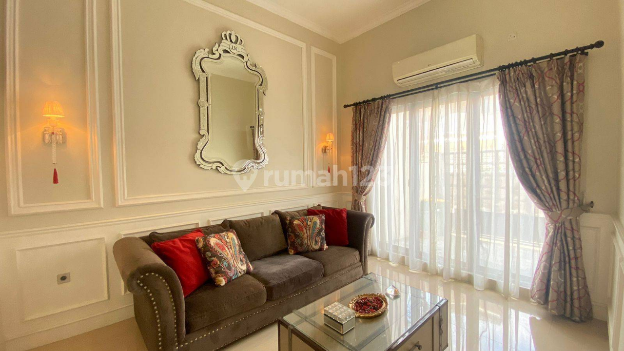 Luxurious 4-Bedroom House with Pool in Kebayoran