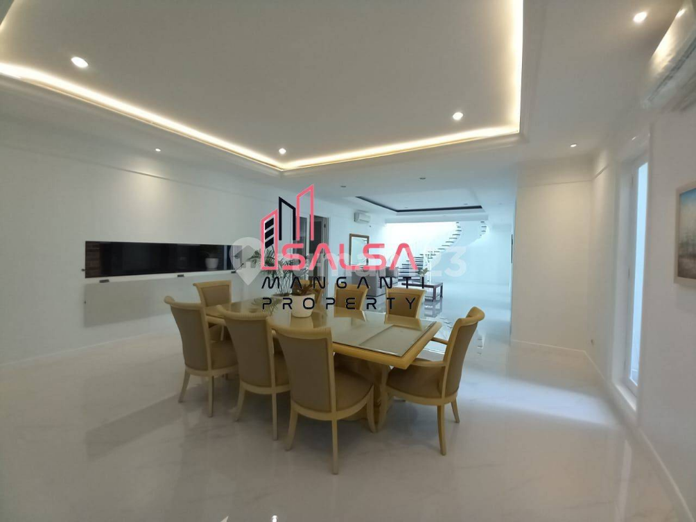 Luxurious 4-Bedroom House with Pool in Kemang