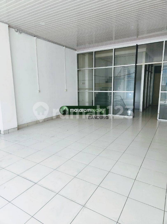 Strategic 4-Floor Commercial Building in Central Bandung