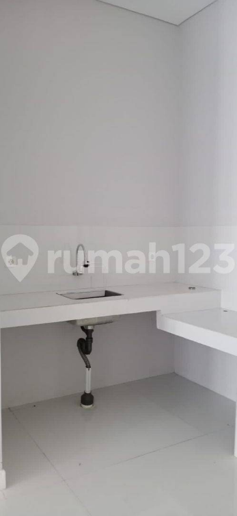 Modern 3-Bedroom House with Carport in Mekar Wangi