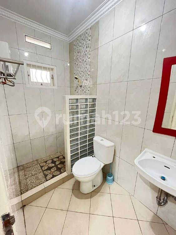 Spacious Family House with 4 Bedrooms in KBP