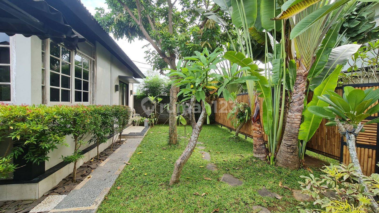Spacious Sanur Property with Villa and Office Building