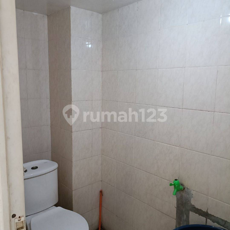 Spacious 2.5-Floor Commercial Space in Kelapa Gading