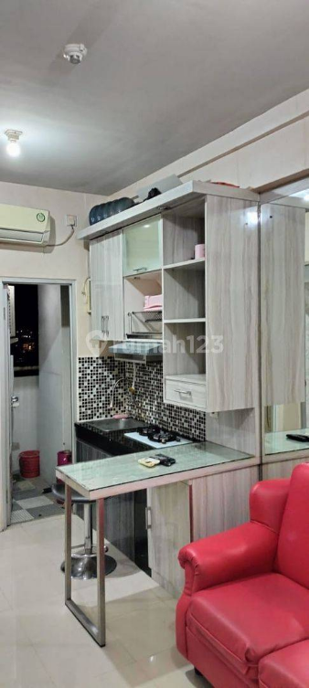 Modern Studio Apartment Near Mall With Kitchen