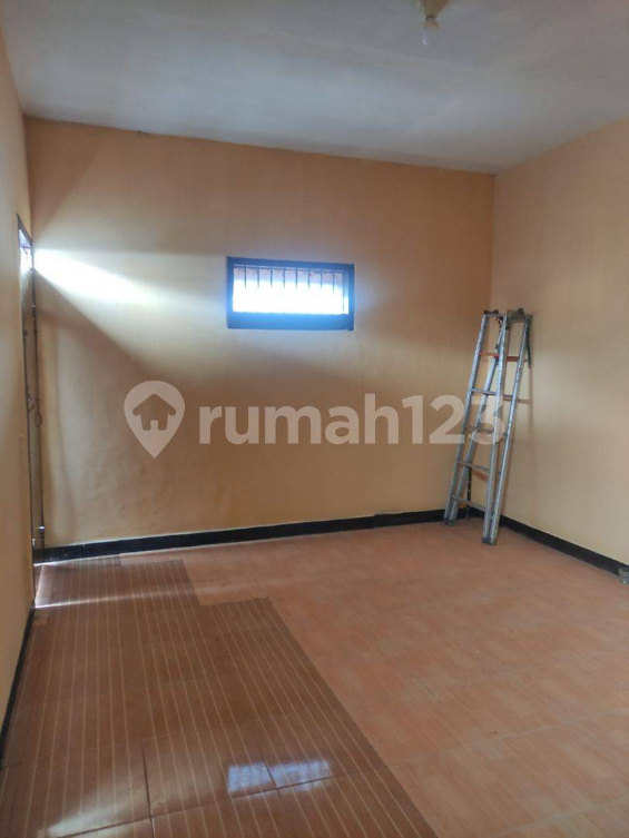 Two-Story House in Strategic Turangga Location