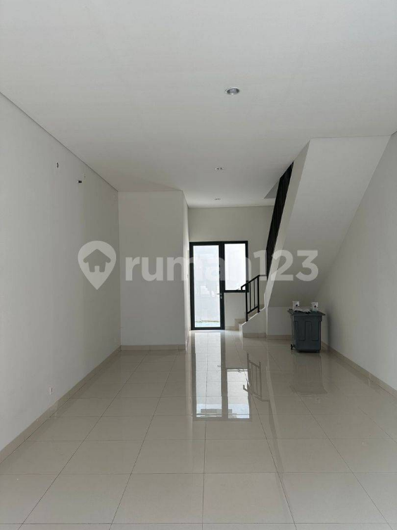 Strategically Located 3-Story Ruko for Rent