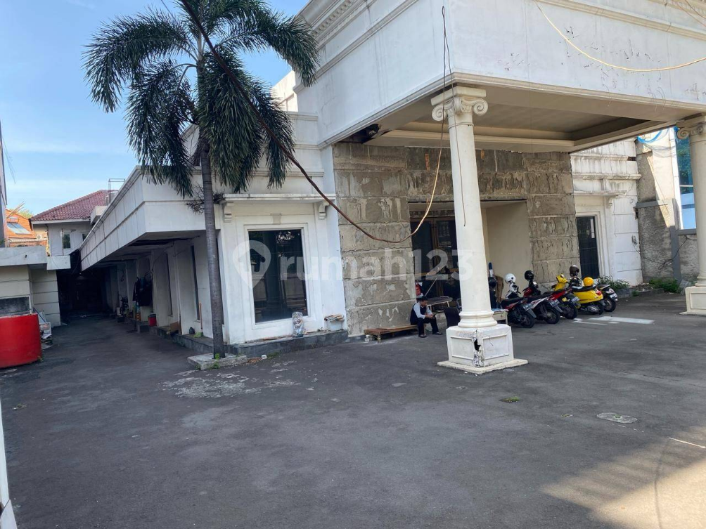 Commercial Property in Menteng for Business/Cafe
