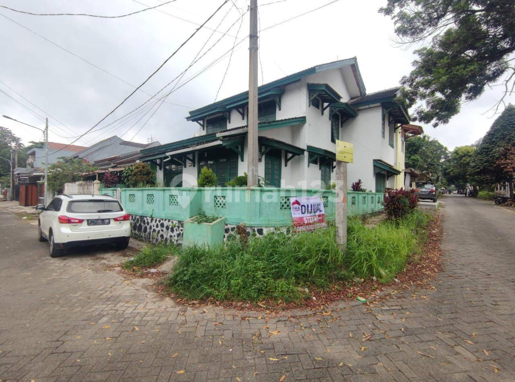 Corner House For Sale in Bantarjati