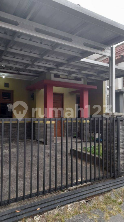 2 Bedroom House with Carport and Garden