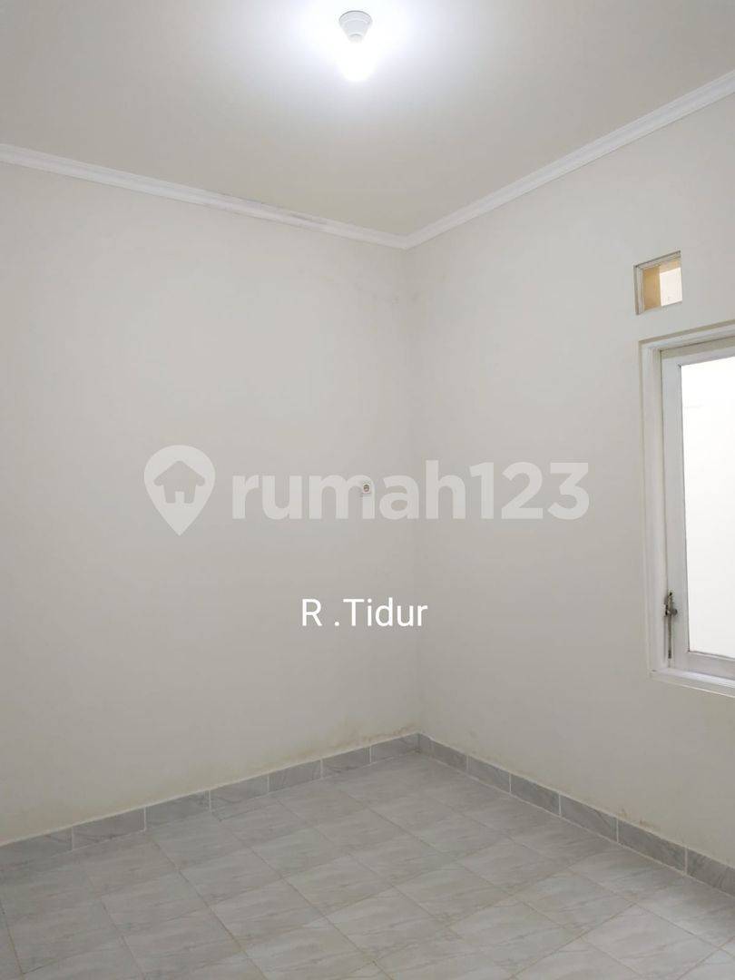 2-Bedroom House with Utilities, Garage, Low Electricity Consumption