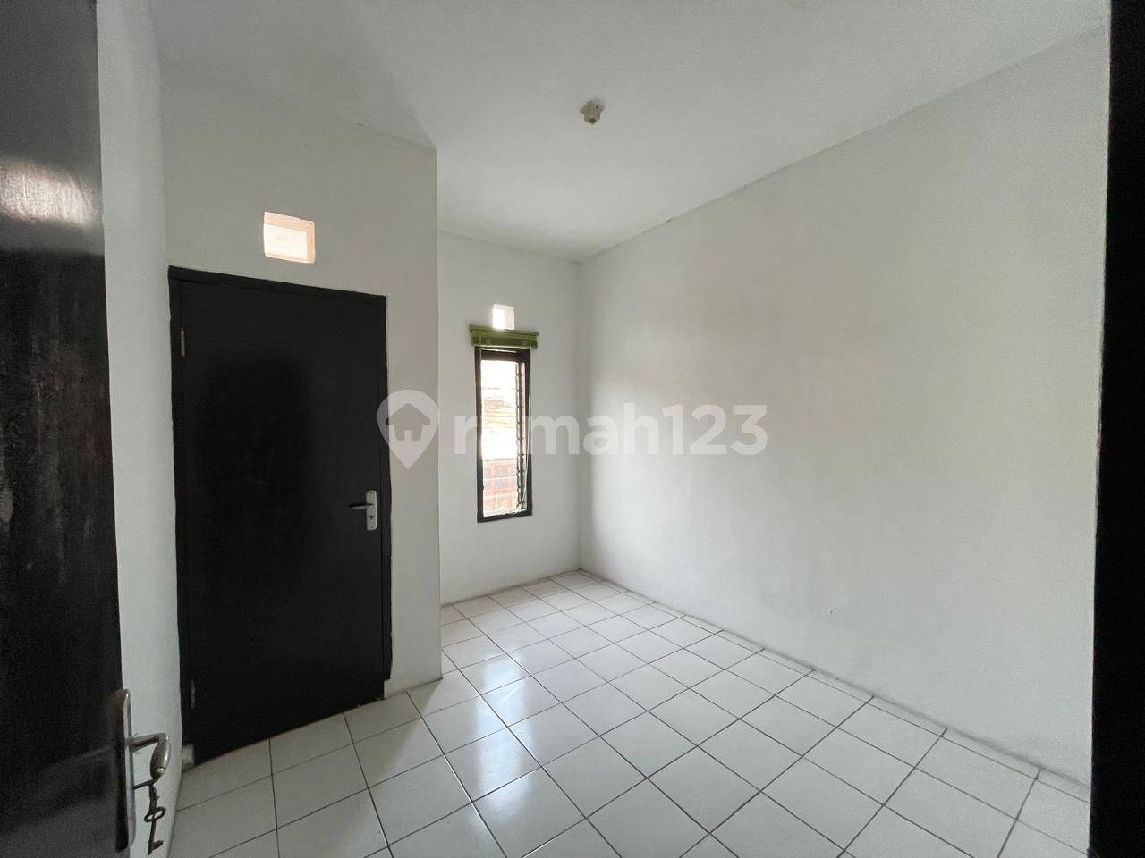 Minimalist Ready-to-Occupy House in Turangga