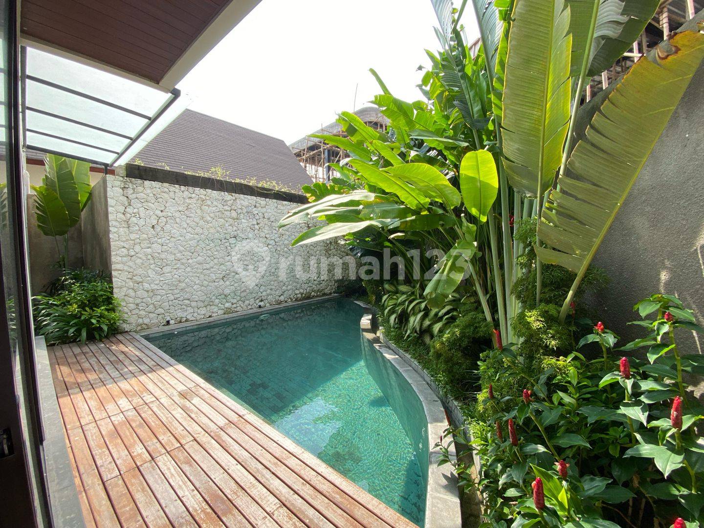 Modern 2-Bedroom Villa with Pool in Cemagi