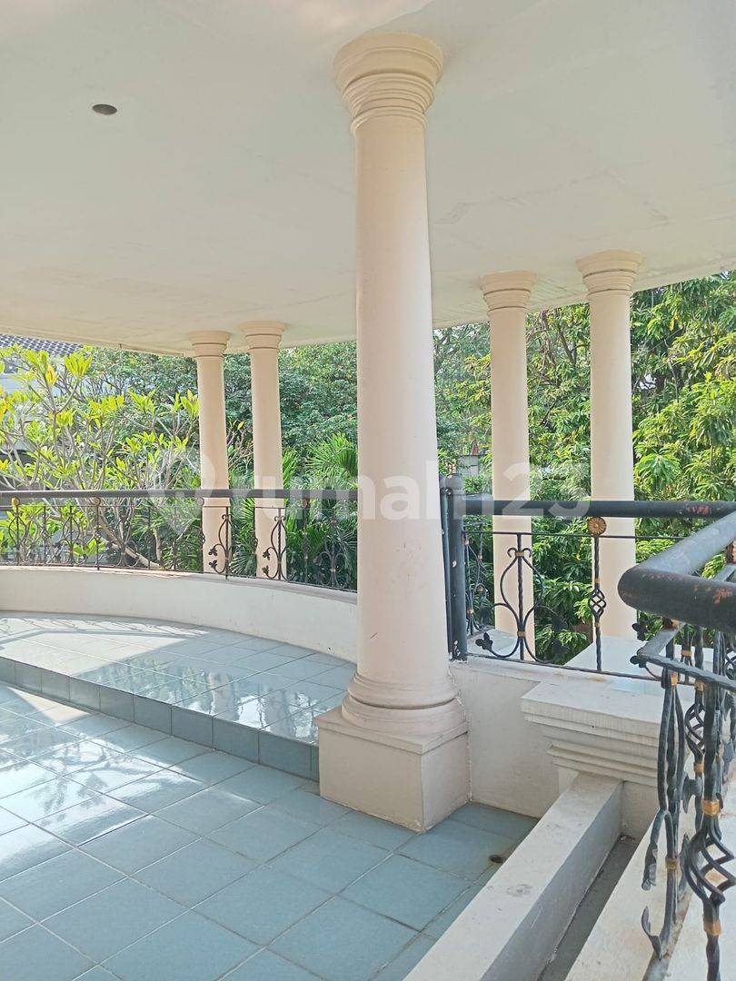 Beautiful Newly Renovated House in Jeruk Purut - Suitable for Office