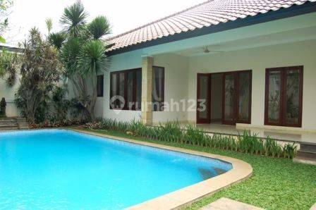Spacious 4BR House in Kemang with Pool and Garden