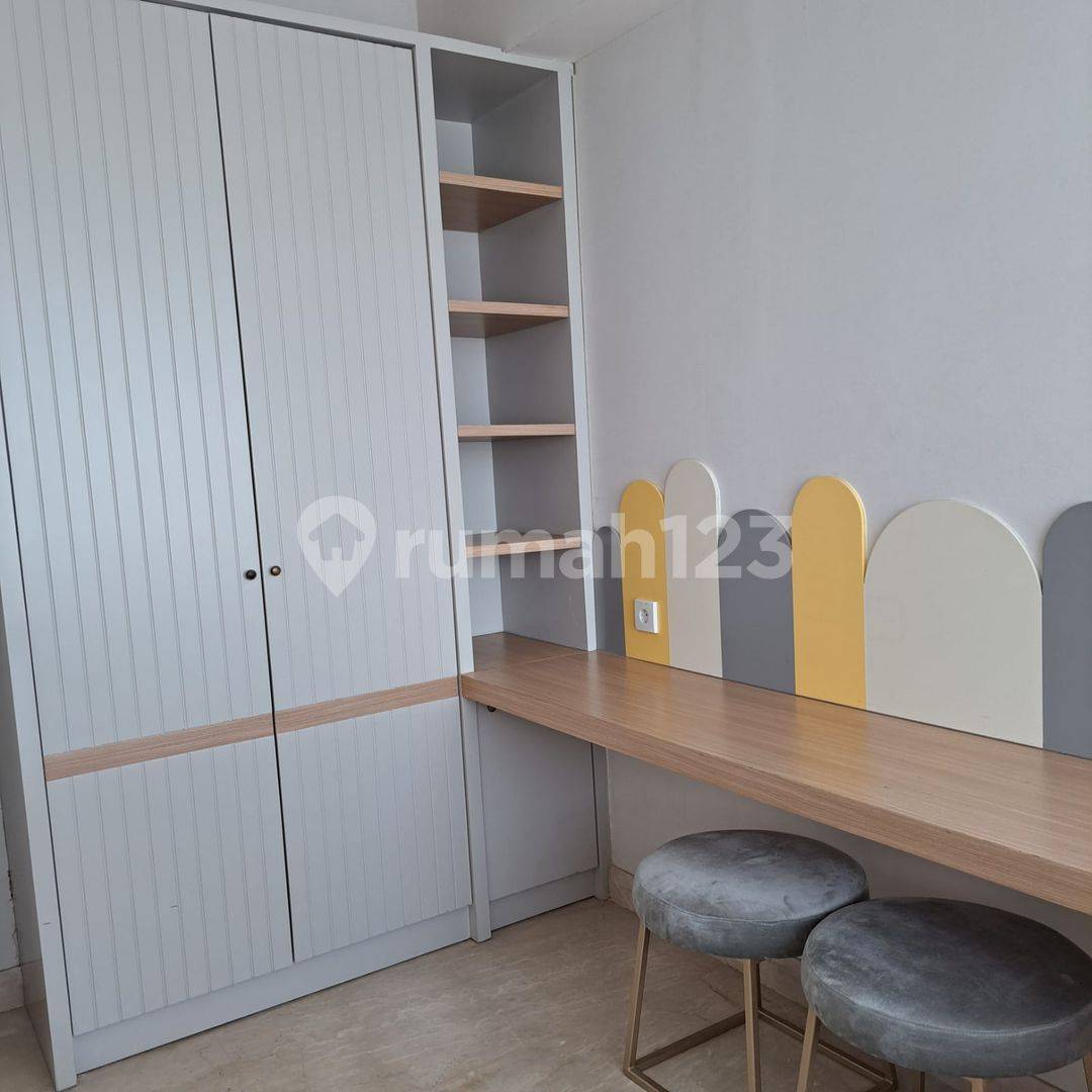 One Icon Apartment - 3 Bedrooms - Prime Location in Surabaya