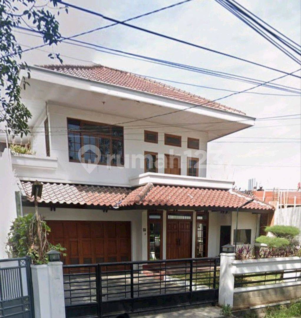 2-Story House in Strategic Business Location, Suitable for Office/Business