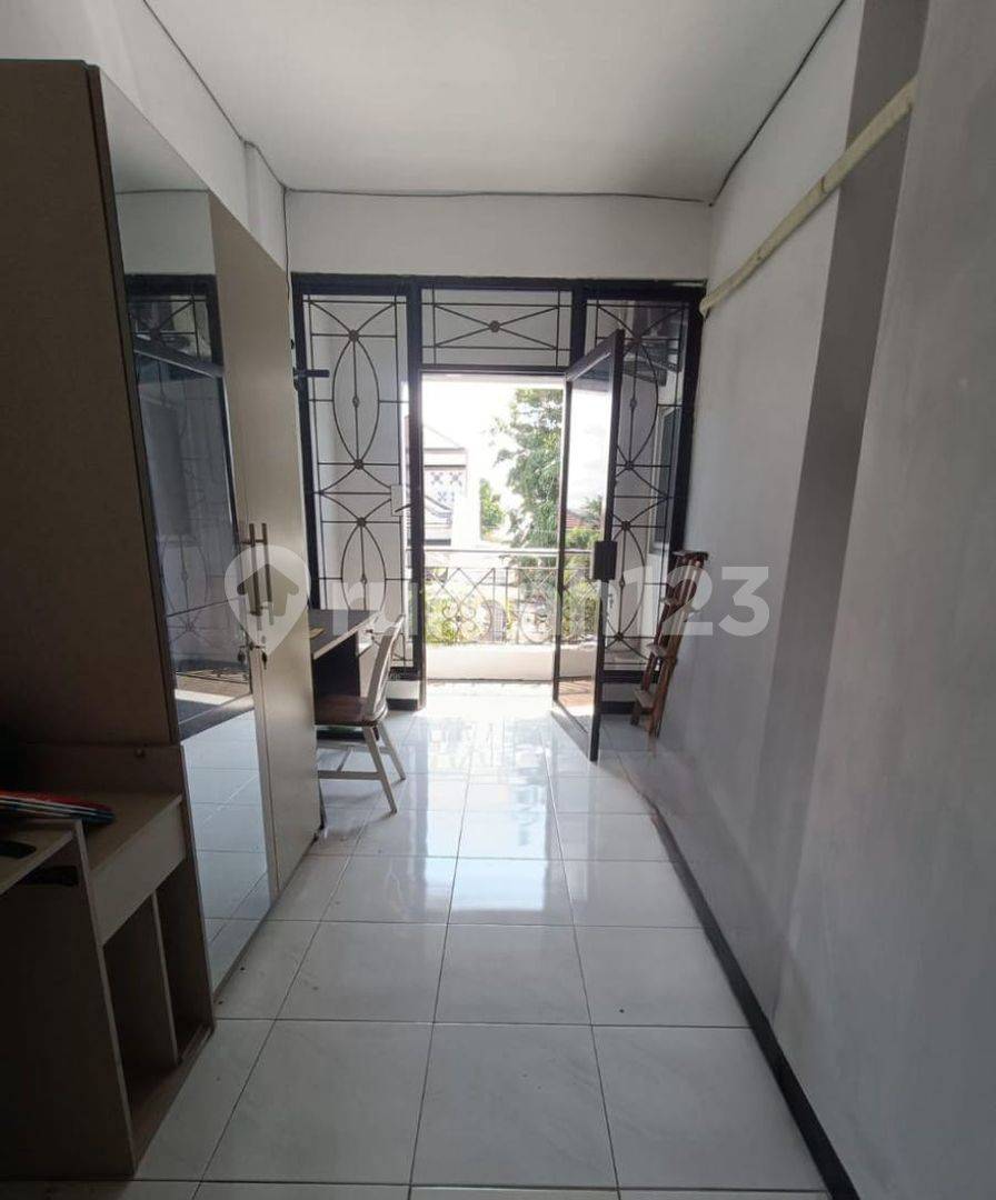 3-Story Commercial Building in Kalijudan for Rent