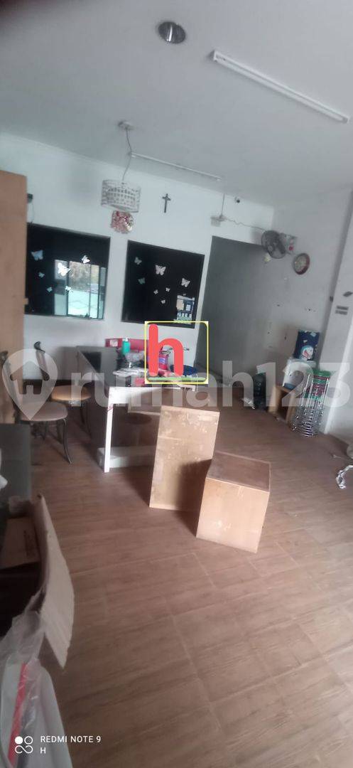 Ruko в оренду в Таман Палем Лестарі - 3 поверхи, 4.25x25м