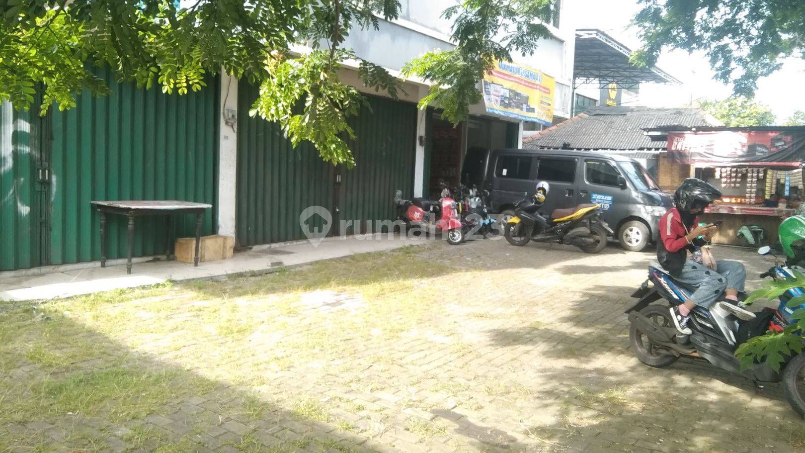 Ruko for Rent in Daan Mogot, West Jakarta - Strategic Location