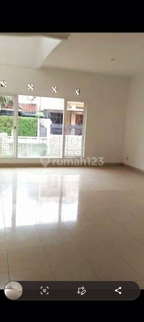 Spacious House in Bintaro Jaya Sektor 5, Near Key Amenities