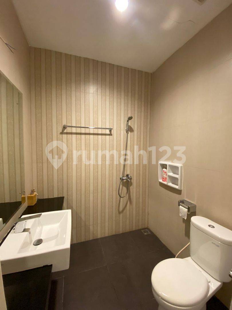 Дом в Sentul City, кластер Centronia - Стратегическое расположение с множеством удобств