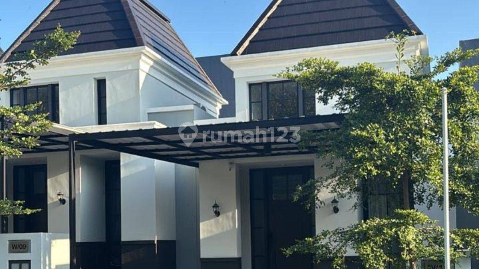 Citragrand Semarang-дағы заманауи дизайнмен 2 жатқа бөлмелі үй