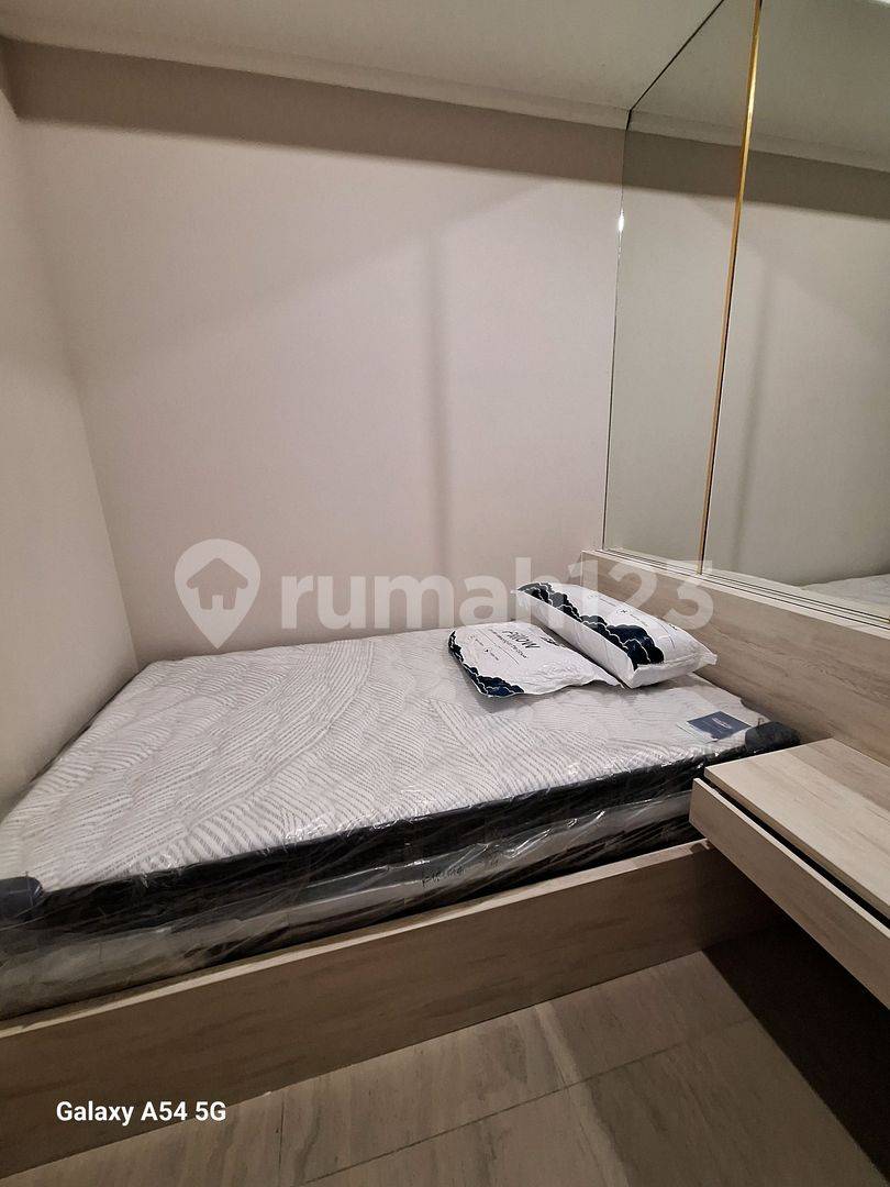 2BR Furnished Apartment on 33rd Floor