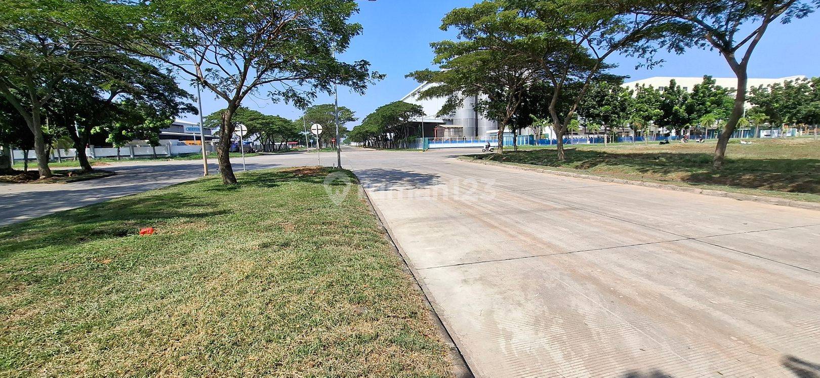 Ready-to-Build Plot in Secure Complex Near Gate