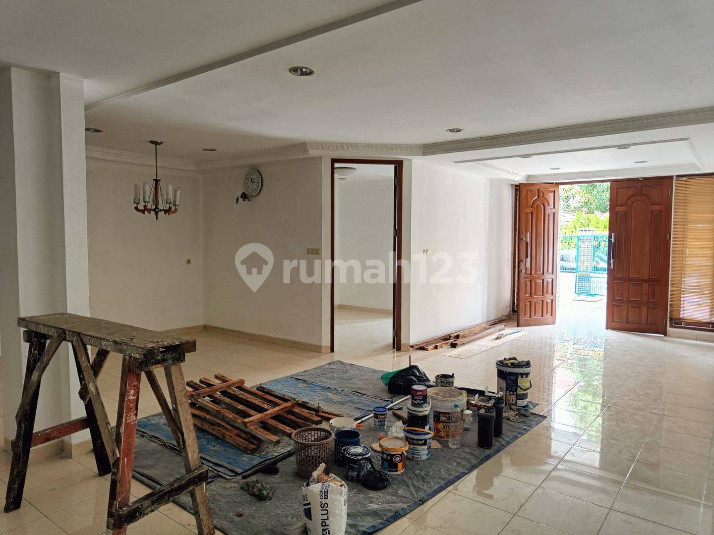 Жабдықталмаған Pluit Timur Residence пәтері, оңтүстік жағы, таза