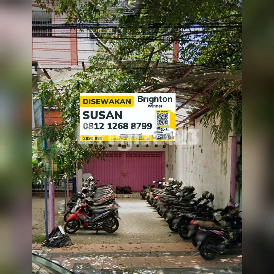 Strategic Ruko Location in Kediri with Ample Parking