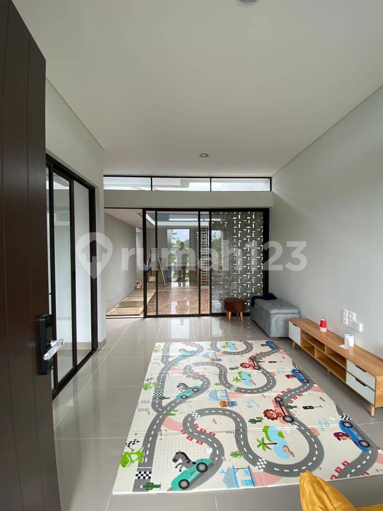 2-Story House with 3 Bedrooms, Carport, 90/60 m²