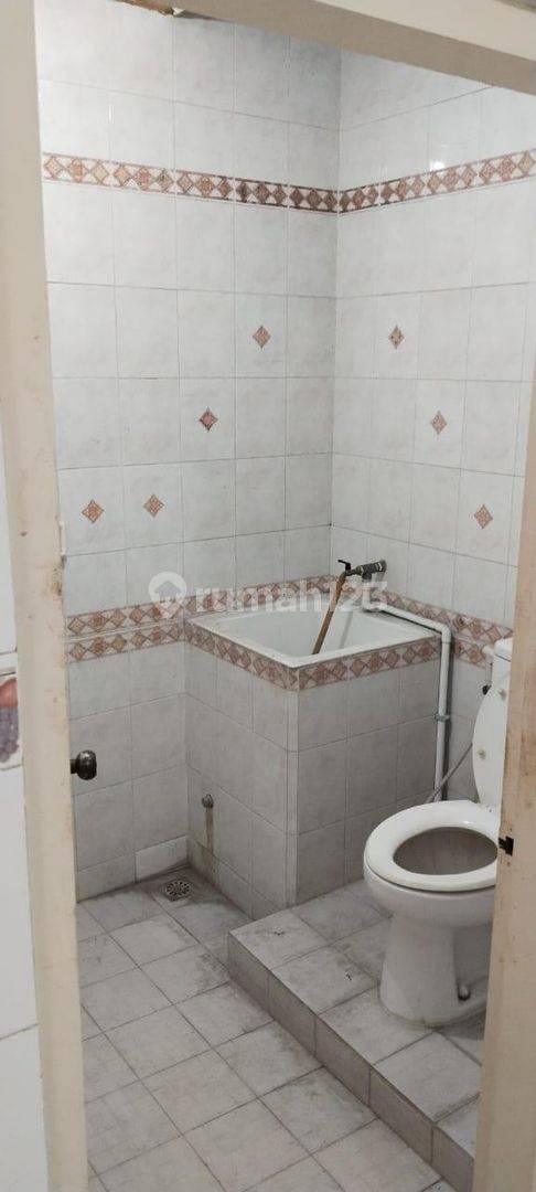 5 жұмақты кең 2 қабатты үй, үй немесе бизнес үшін идеалды